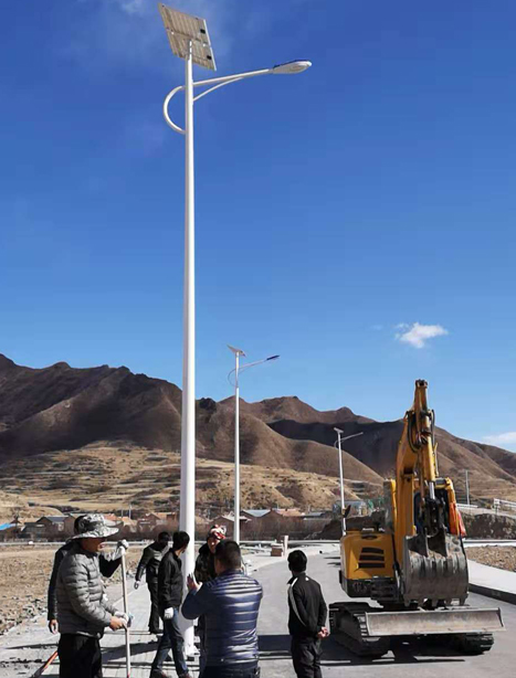 甘南碌曲10米贺兰太阳能路灯项目