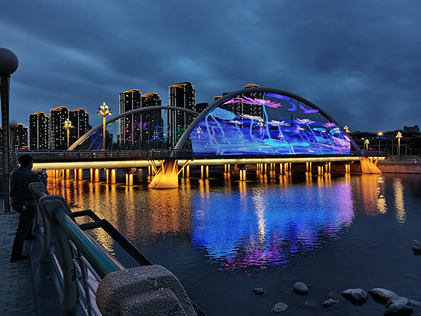 1742970194152440.jpg 贺兰河道亮化.jpg