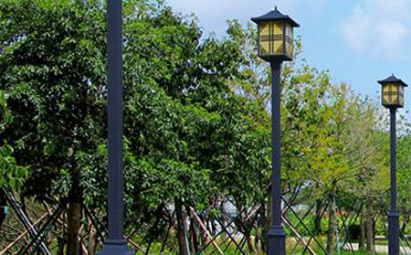 太阳能贺兰庭院灯价格为何差三倍？关键看这几点